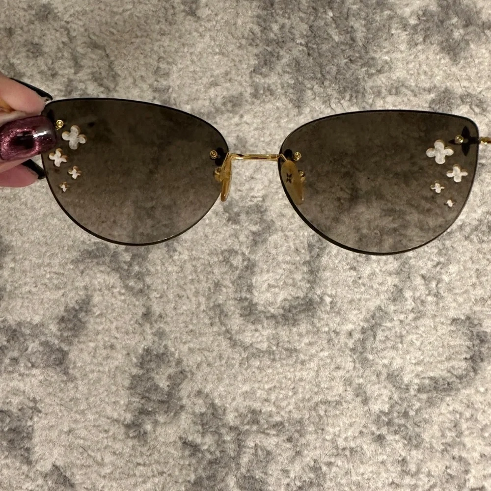 Louis Vuitton Vintage Desmayo cat sunglasses - Picture 7 of 9